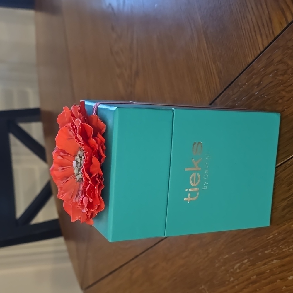 Tieks box and flower topper